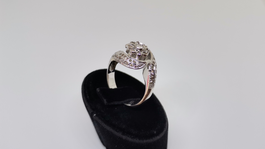 PIRLANTA TAŞLI SALYANGOZ MODELİ YÜZÜK