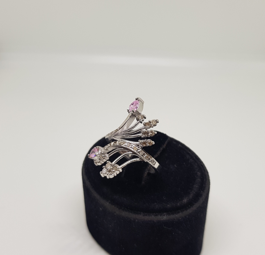 PIRLANTA VE KUVARS TAŞLI DENİZ MERCANI MODELİ YÜZÜK