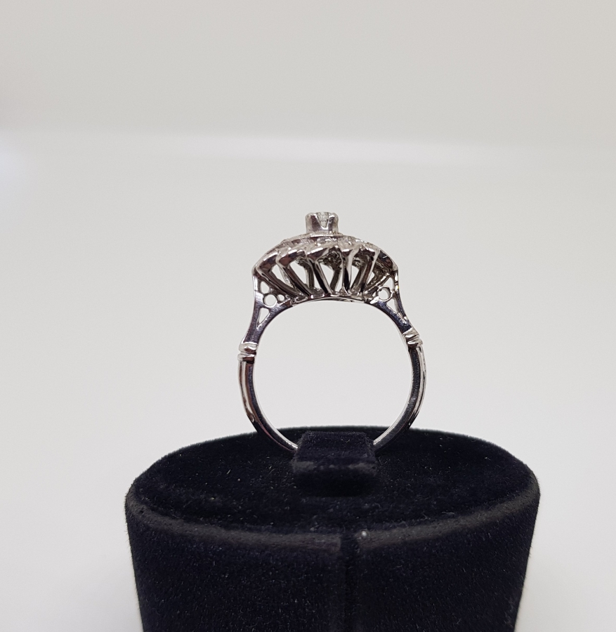 HAYAT AĞACI MODELİ PIRLANTA TAŞLI YÜZÜK