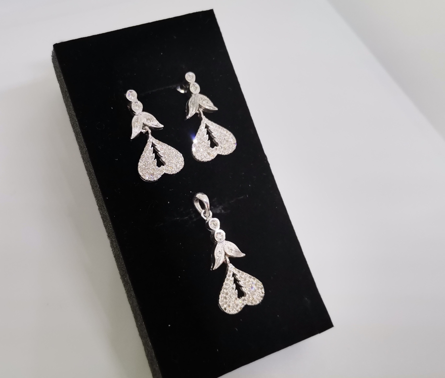 TERS KALP MODELİ PIRLANTA KOLYE KÜPE TAKIMI