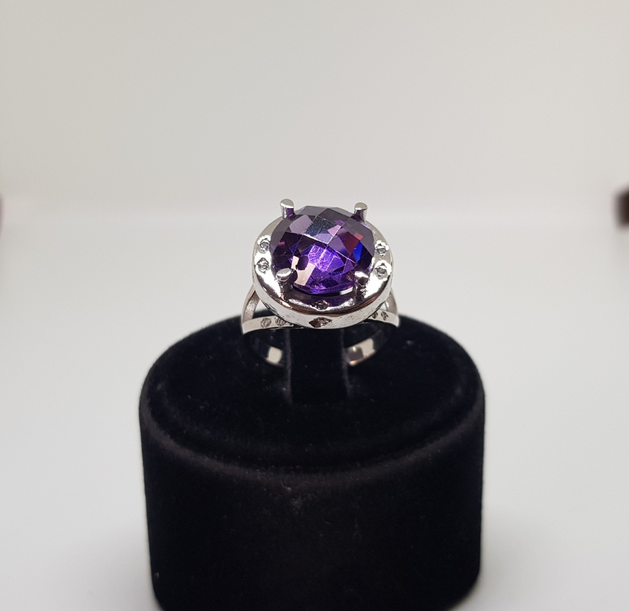 AMETİST VE PIRLANTA TAŞLI DİVANHANE MODELİ YÜZÜK