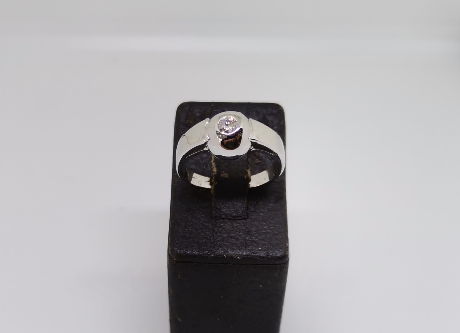 TEK TAŞ PIRLANTA YÜZÜK