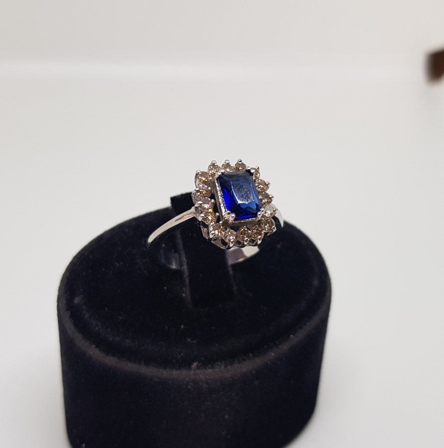 SAFİR VE PIRLANTA TAŞLI DİKDÖRTGEN MODEL YÜZÜK