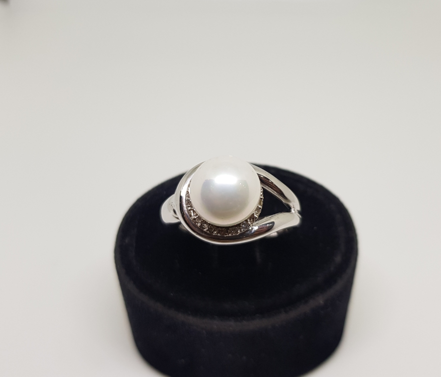 İNCİLİ MODEL PIRLANTA TAŞLI YÜZÜK