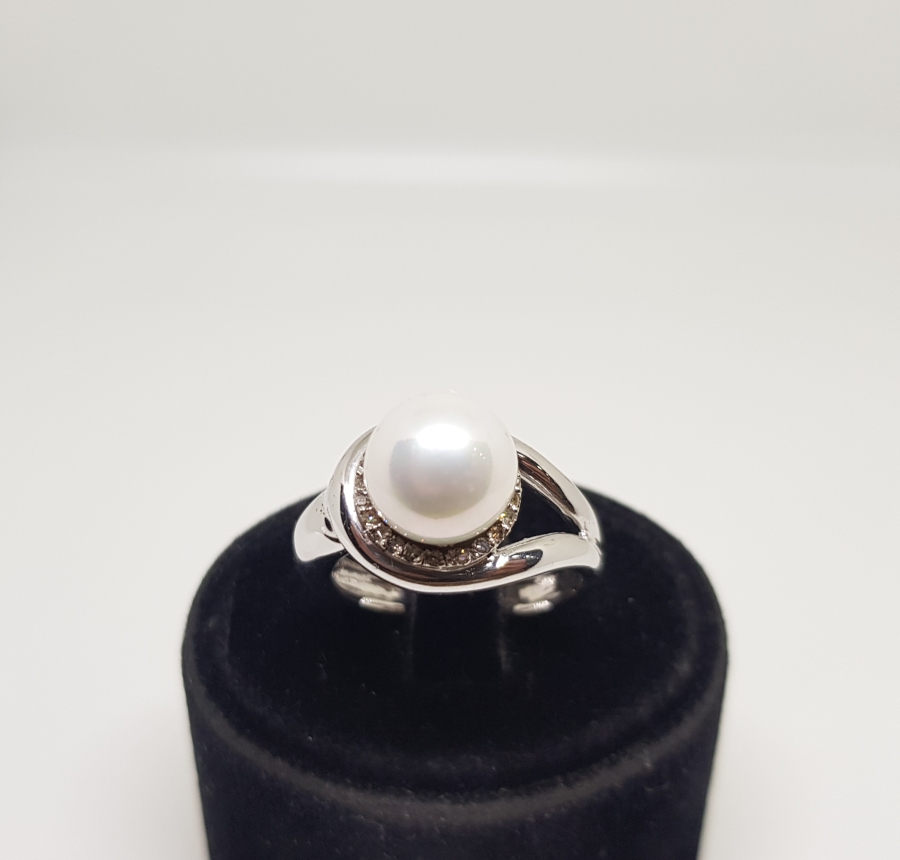 İNCİLİ MODEL PIRLANTA TAŞLI YÜZÜK