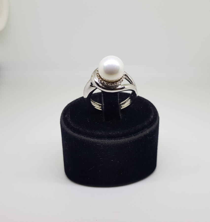 İNCİLİ MODEL PIRLANTA TAŞLI YÜZÜK