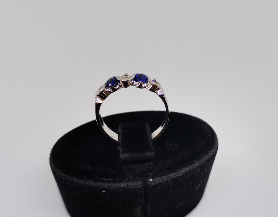 SAFİR VE PIRLANTA TAŞLI YARIM TUR MODEL YÜZÜK