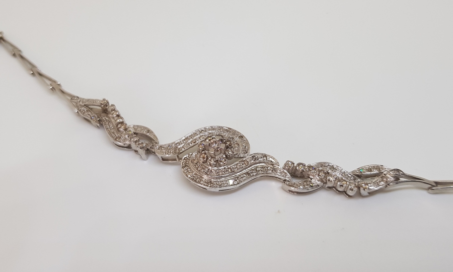 SALYANGOZ MODELİ PIRLANTA TAŞLI BİLEKLİK