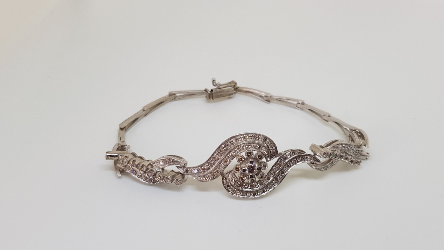 SALYANGOZ MODELİ PIRLANTA TAŞLI BİLEKLİK