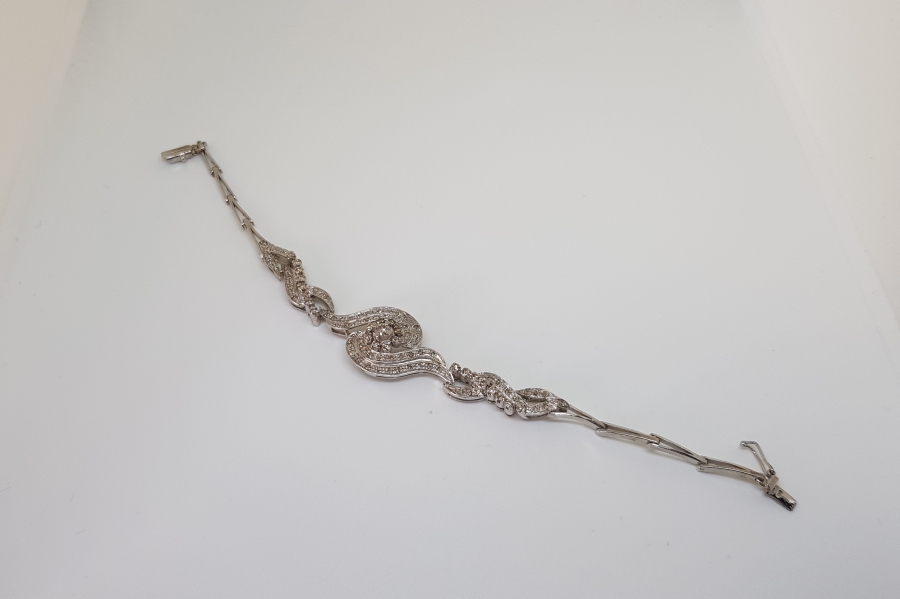 SALYANGOZ MODELİ PIRLANTA TAŞLI BİLEKLİK