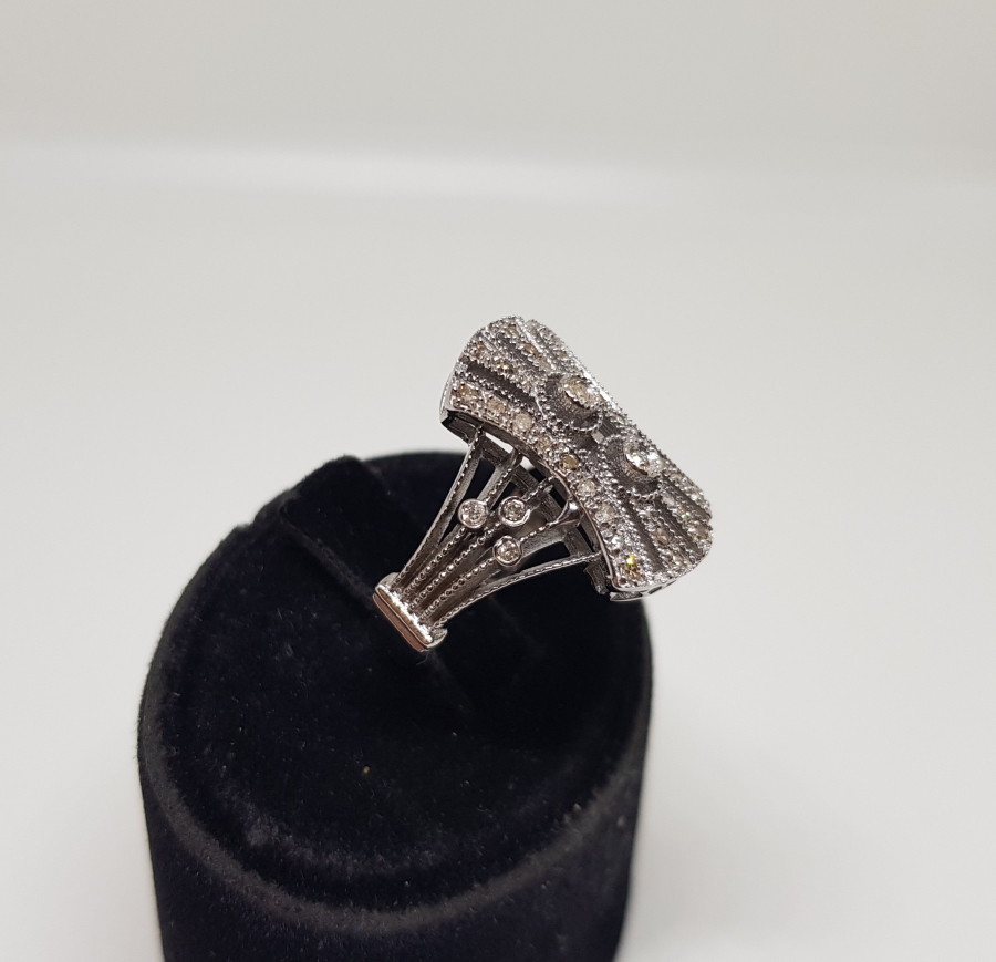 KALKAN MODEL PIRLANTA TAŞLI YÜZÜK