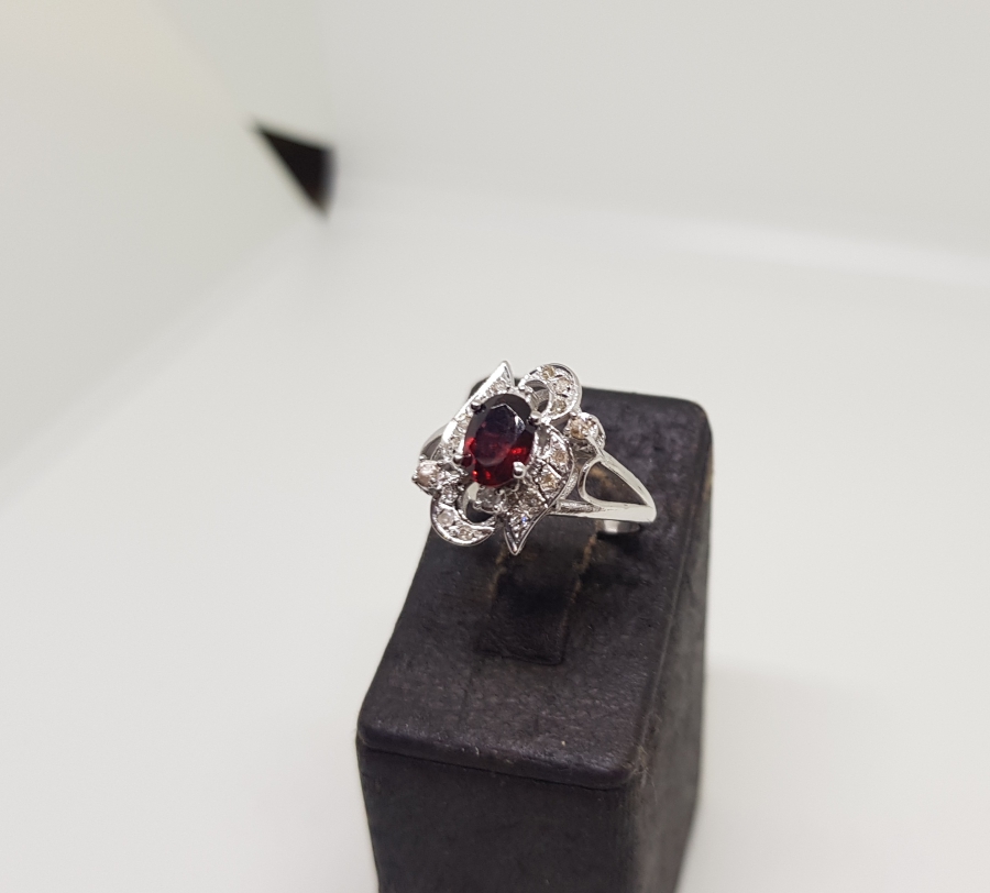 YAKUT VE PIRLANTA TAŞLI DALGALI MODEL YÜZÜK