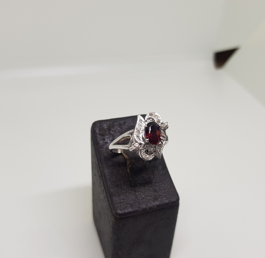 YAKUT VE PIRLANTA TAŞLI DALGALI MODEL YÜZÜK