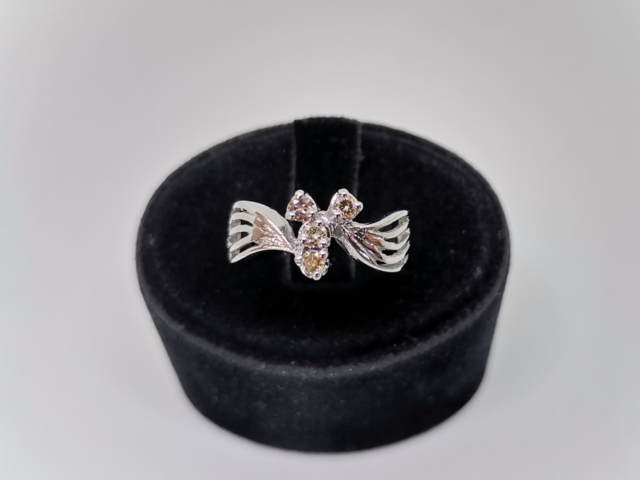 KANATLI MELEK MODELİ PIRLANTA TAŞLI YÜZÜK