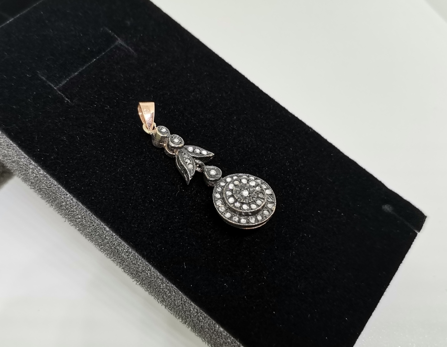 ELMAS TAŞLI HÜRREM MODEL KOLYE UCU