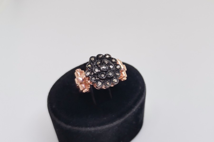 MİNİ DİVANHANE MODELİ ELMAS TAŞLI YÜZÜK