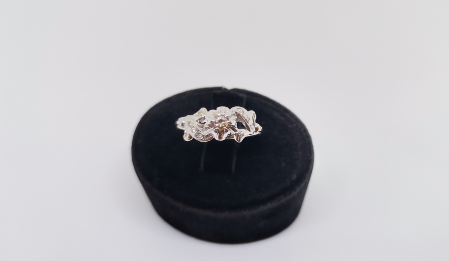 GUBUR MODEL PIRLANTA YÜZÜK