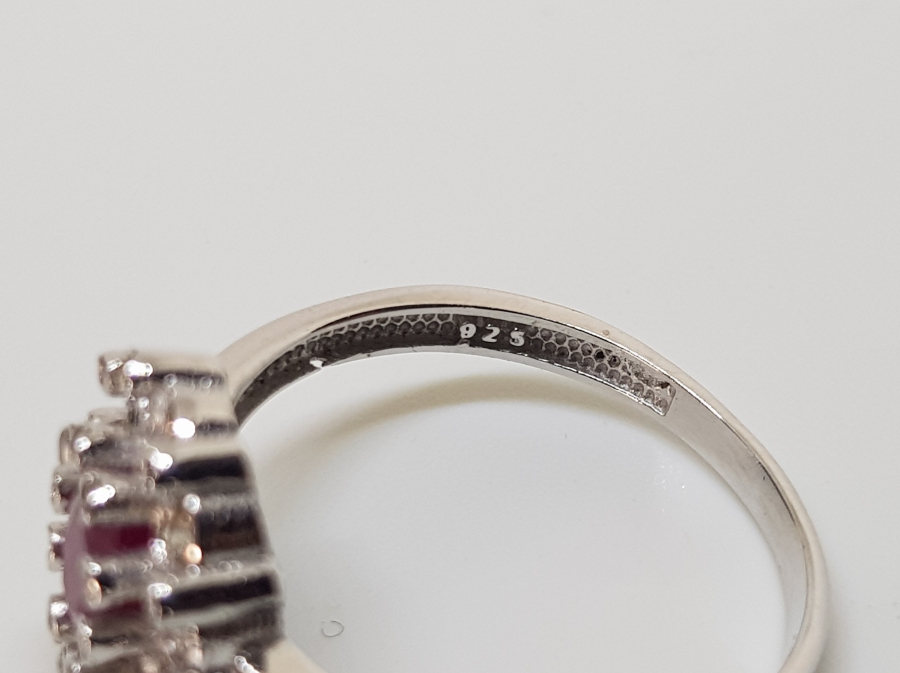 YAKUT VE PIRLANTA TAŞLI AY MODELİ YÜZÜK