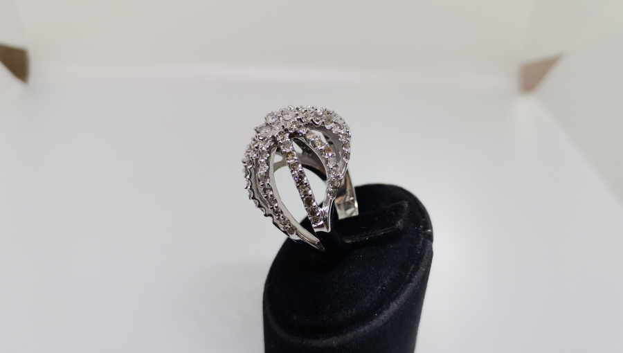 KRALİYET TACI MODELİ PIRLANTA TAŞLI YÜZÜK