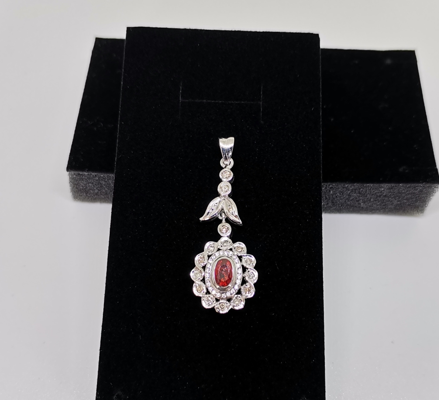 YAKUT VE PIRLANTA TAŞLI ZİNCİR MODEL KOLYE UCU