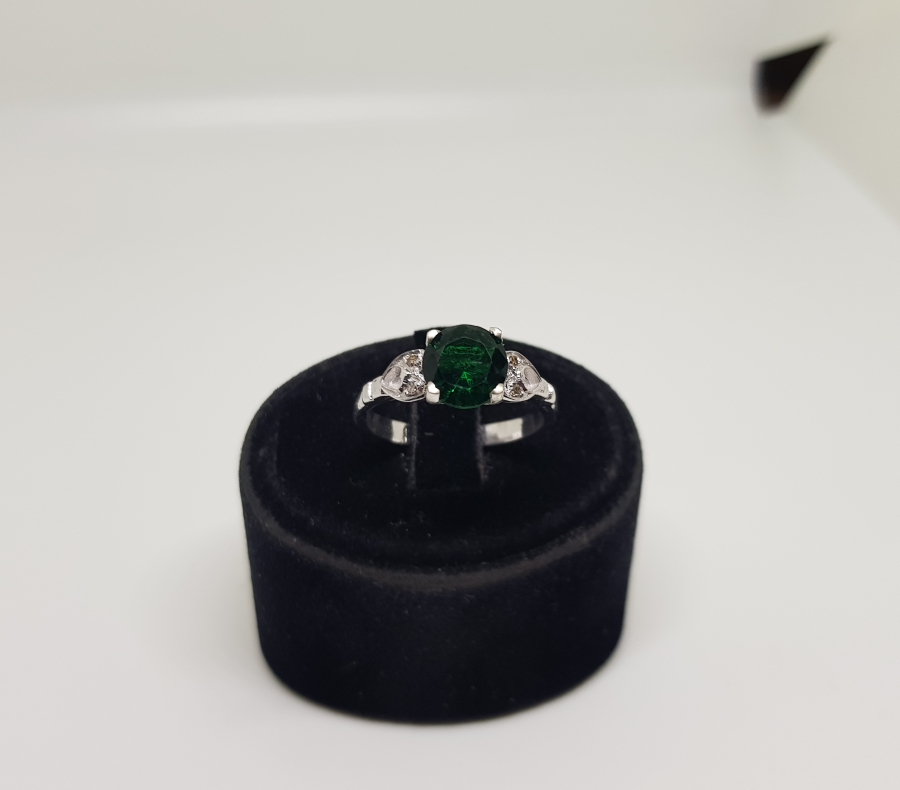 ZÜMRÜT VE PIRLANTA TAŞLI FLEMENK MODEL YÜZÜK