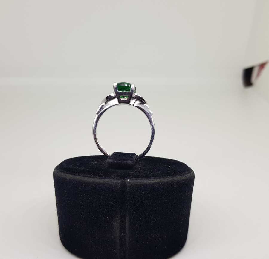 ZÜMRÜT VE PIRLANTA TAŞLI FLEMENK MODEL YÜZÜK