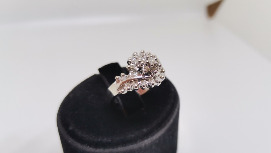 SONSUZLUK MODEL PIRLANTA TAŞLAR İLE SÜSLÜ YÜZÜK