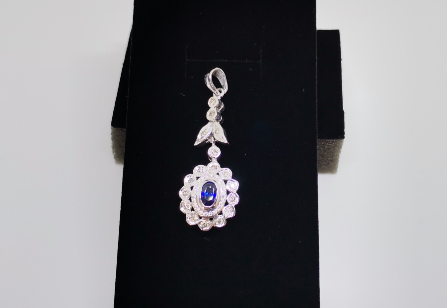 SAFİR VE PIRLANTA TAŞLI SARKAÇLI KOLYE UCU