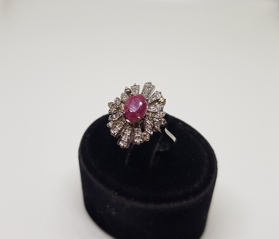 HAS YAKUT VE PIRLANTA TAŞLI OVAL ÇİÇEK