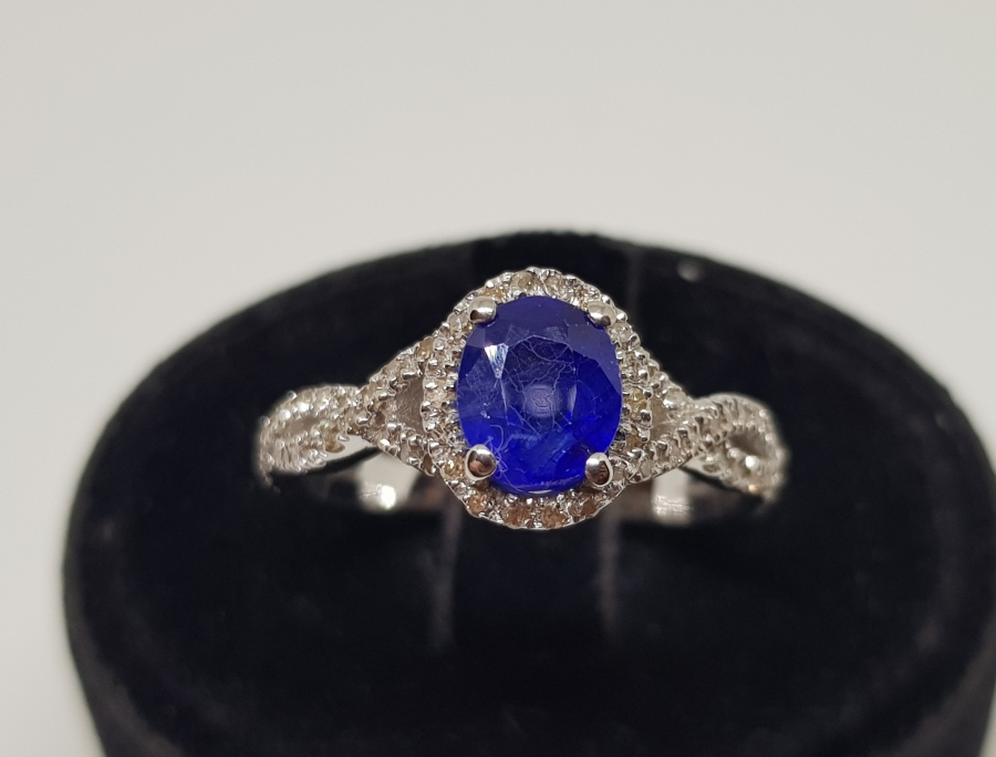 ELİPS MODEL HAS SAFİR VE PIRLANTA TAŞLI YÜZÜK