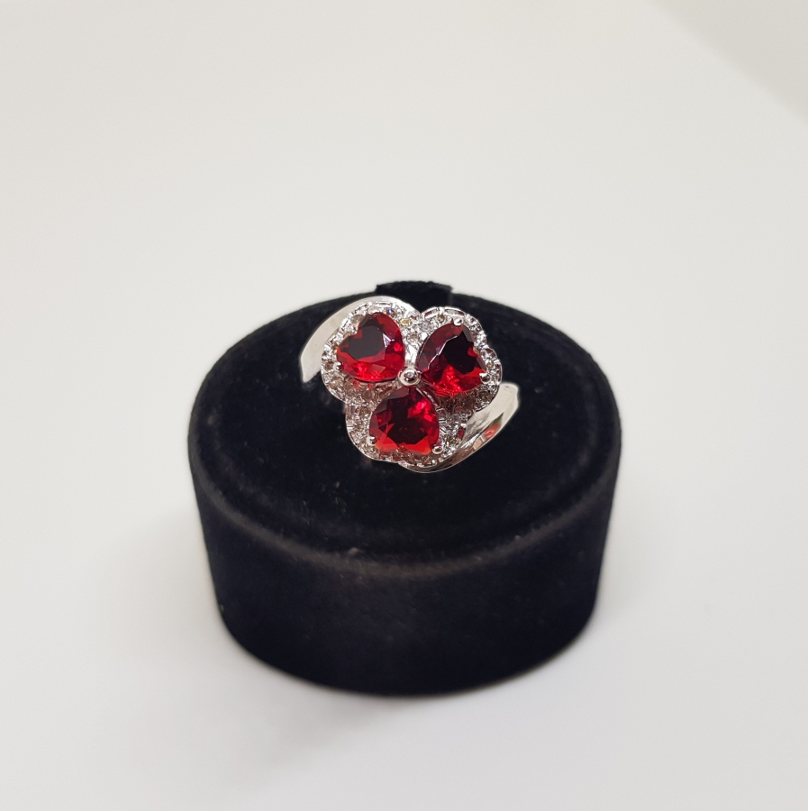 YAKUT VE PIRLANTA TAŞLI YONCA MODEL YÜZÜK