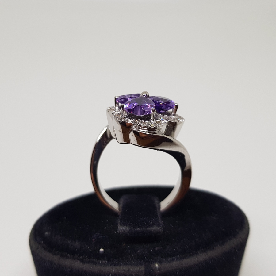 ÜÇ KALPLİ MODEL PIRLANTA VE AMETİST TAŞLI YÜZÜK