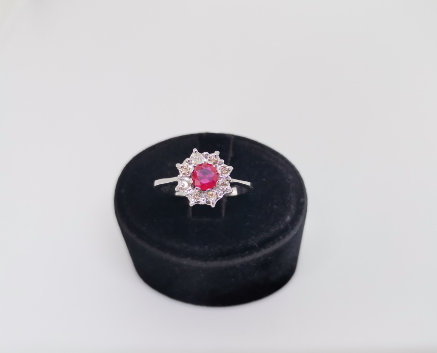 GARNET VE PIRLANTA TAŞLI YILDIZ MODEL YÜZÜK