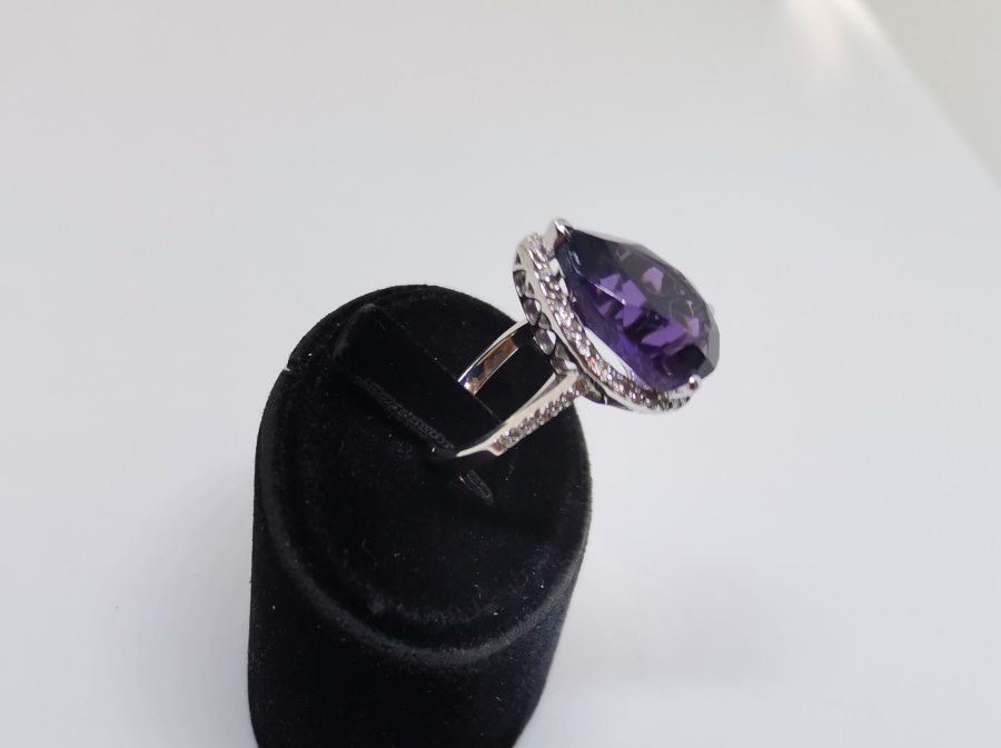 AMETİST VE PIRLANTA TAŞLI DAMLA MODEL BÜYÜK YÜZÜK
