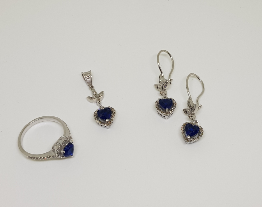 PIRLANTA VE SAFİR TAŞLI KALPLİ MODEL TAM SET