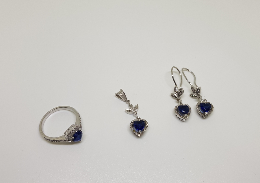 PIRLANTA VE SAFİR TAŞLI KALPLİ MODEL TAM SET