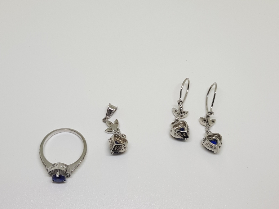 PIRLANTA VE SAFİR TAŞLI KALPLİ MODEL TAM SET