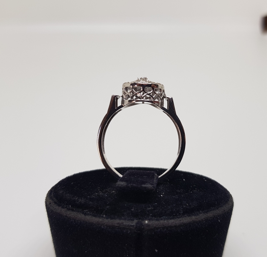 HALKALI MODEL PIRLANTA TAŞLI YÜZÜK