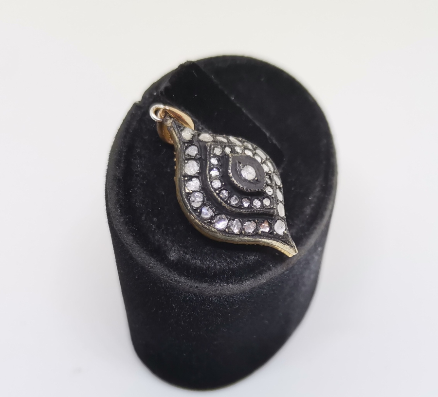 BÜYÜK DAMLA MODELİ ELMAS TAŞLI KOLYE UCU