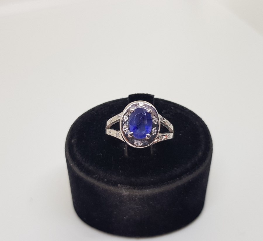 SAFİR VE PIRLANTA TAŞLI GİRİT MODELİ YÜZÜK