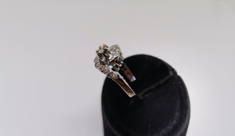 PIRLANTA TAŞLI YARIM SONSUZLUK MODELİ YÜZÜK