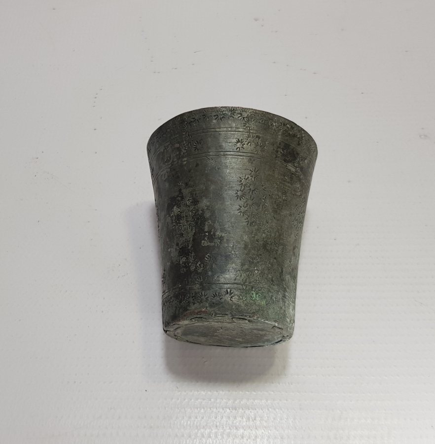 ÜZERİ İŞLEMELİ OSMANLI DÖNEMİ SU BARDAĞI