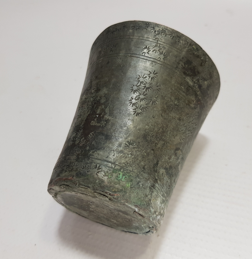 ÜZERİ İŞLEMELİ OSMANLI DÖNEMİ SU BARDAĞI