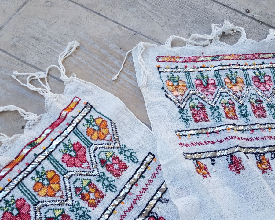 OSMANLI DÖNEMİ GÜMÜŞ TELKIRMA İŞÇİLİKLİ VE KÖK BOYALI HESAP İŞİ YAĞLIK