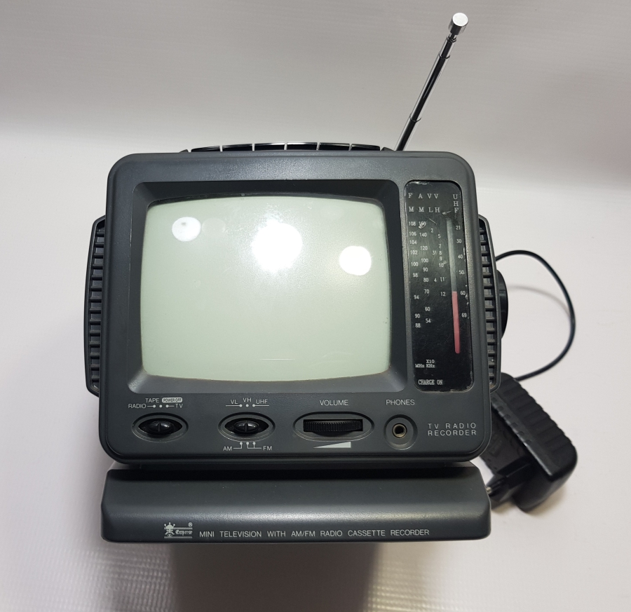 ANTİKA MİNİ TELEVİZYON