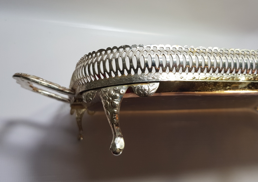 KABARTMA VE KALEM İŞÇİLİKLİ GÜMÜŞ KAPLAMA ANTİKA BÜYÜK BOY TEPSİ