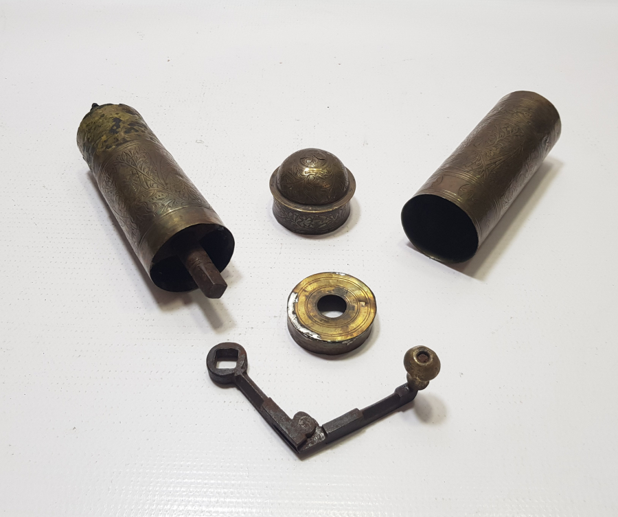 ÜZERİ OSMANLICA YAZILI VE İŞLEMELİ OSMANLI DÖNEMİ BOSNA İŞİ ÇOK NADİR KAHVE DEĞİRMENİ