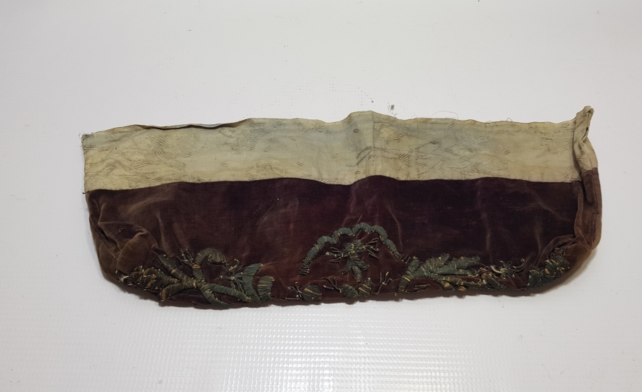 ÜZERİ SIRMA İŞÇİLİKLİ OSMANLI DÖNEMİ YASTIK BAŞI