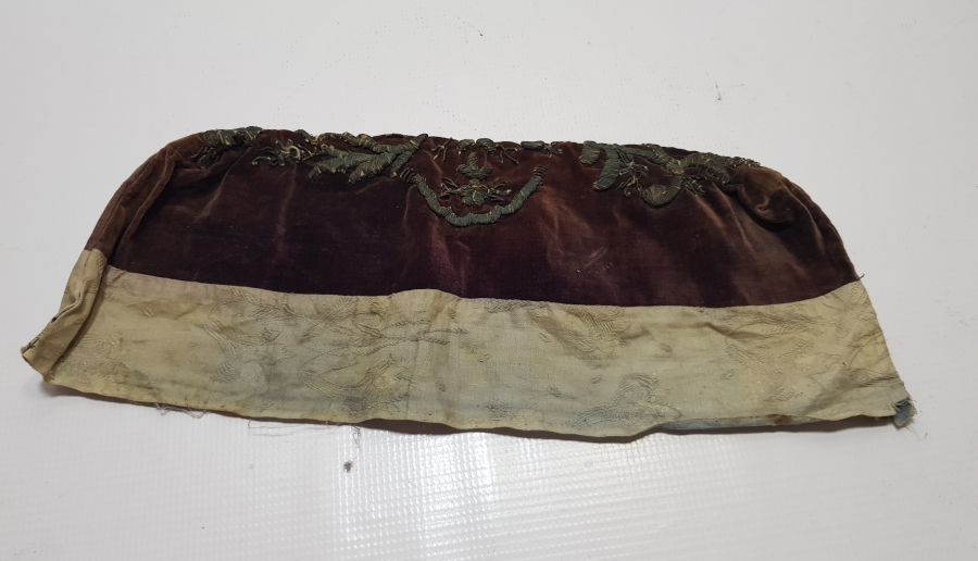 ÜZERİ SIRMA İŞÇİLİKLİ OSMANLI DÖNEMİ YASTIK BAŞI