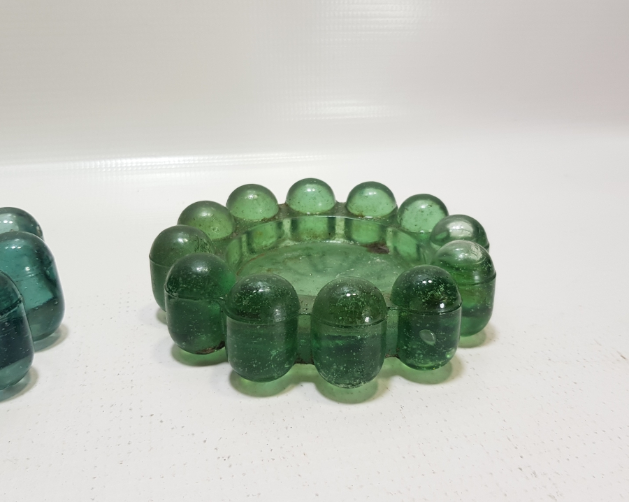 İKİ ADET ANTİKA CAM KÜLLÜK